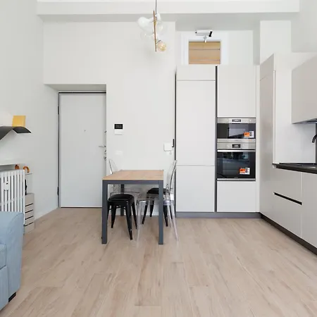 Guesthost - Washington Modern Милан